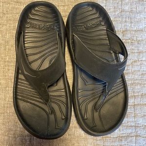 Hoka Flip Flop